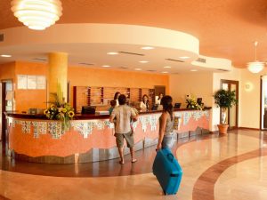 Bluserena si certifica Bureau Veritas per una vacanza sicura e con il giusto spirito