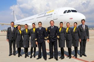 Vueling assume 100 assistenti di volo basati a Roma e Firenze