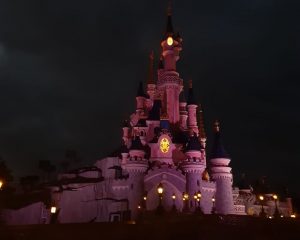 Congelate le attività del colosso Disney. Dipendenti pagati fino al 18 aprile