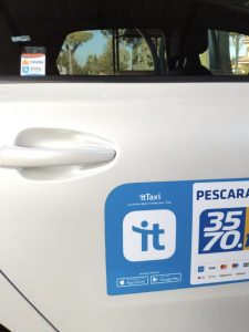 Taxi, i turisti cinesi in Italia possono pagare con il cellulare