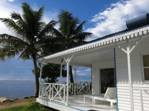 Opoa Beach Lodge: la Polinesia dei tre stelle, a piedi nudi nella laguna