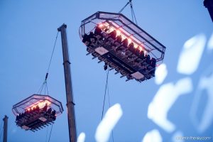 “Dinner in the Sky” a Bruxelles: menù stellati a 50 mt dal suolo