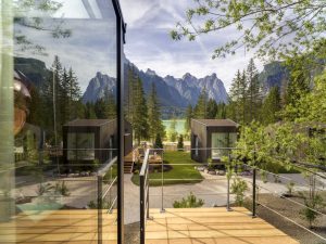 Skyview Chalets: sport e relax nei nuovi 12 glass cube tra le Dolomiti