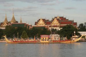 Thailandia in festa per l’incoronazione di re Rama X