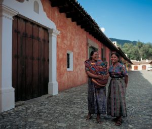 Vuela lancia la linea di prodotto Hola per imparare lo spagnolo viaggiando