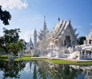 Thailandia: nuova tassa di 9 dollari per i turisti stranieri in arrivo nel Paese