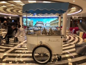 Costa Smeralda, a bordo si può fare un vero tour dell’Italia