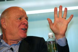 Diller (Expedia) diventa keynesiano: «Gli Stati devono salvare tutti»