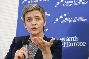 Vestager su Lufthansa-Ita: «Siamo sulla buona strada, ma resta il problema delle rotte sovrapposte»