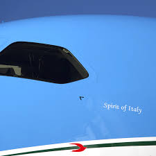 Il gruppo Alpitour manda Neos in soccorso del governo spagnolo