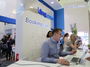 Booking.com: la ripartenza passa dal turismo domestico