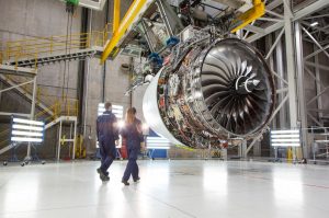 Rolls Royce, i motori degli aerei pensano di tagliare 8 mila posti di lavoro