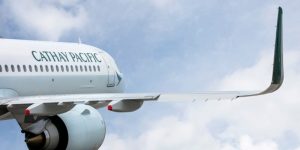 Cathay Pacific contiene le perdite 2021, ma prevede ulteriore cash burn