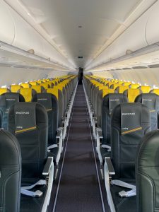 interno aereo Vueling