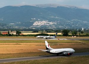 Umbria: l’aeroporto di Perugia supera per la prima volta i 60.000 passeggeri in un mese