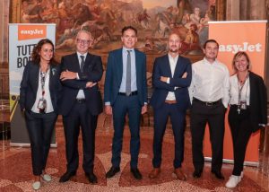 EasyJet amplia il network internazionale da Pisa con Parigi Cdg e Porto