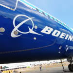 Scossone Boeing: si dimettono il ceo David Calhoun e gli altri vertici della società