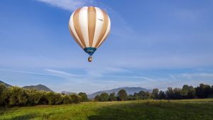 Volare sull'arte, esperienze in mongolfiera nei cieli di Sicilia e Campania