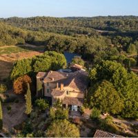 Une campagne en Provence punta sul mercato italiano, vacanze relax tra natura e cultura