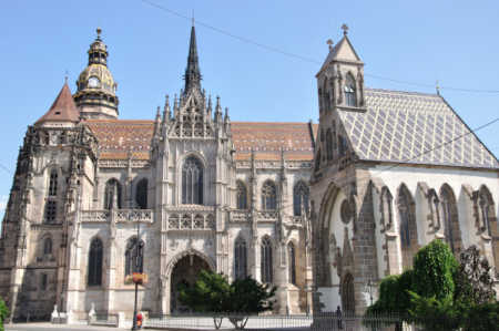 https://www.travelquotidiano.com/wp-content/uploads/2026/04/Kosice-450x299.png