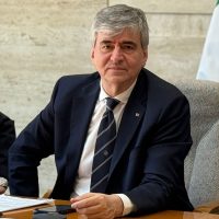 Il turismo organizzato dal ministro. Aiuti economici per la crisi e altro