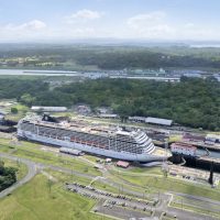 Msc Poesia in rotta verso Seattle: superato il canale di Panama