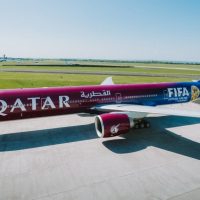 Qatar Airways svela la livrea speciale dedicata ai Mondiali di calcio sul B777-300Er