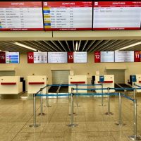 Aeroporto Genova, attivi da oggi i nuovi banchi per il check-in. Entro luglio saranno 22
