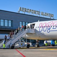 Wizz Air plana sul Nord Sardegna con un'offerta posti da record per Alghero e Olbia