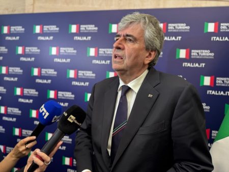 Non si chiama più ministero del turismo, ma ministero dell'ottimismo