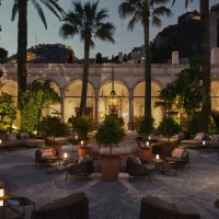San Domenico Palace Taormina lancia il “summer book club”, un invito per leggere e rallentare