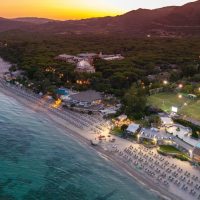 Forte Village: Andrea Berton firma il menù della Terrazza Forte Bay, dal 13 luglio al 30 agosto