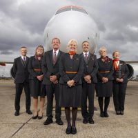 EasyJet, cresce nelle basi italiane il numero di assistenti di volo over 50