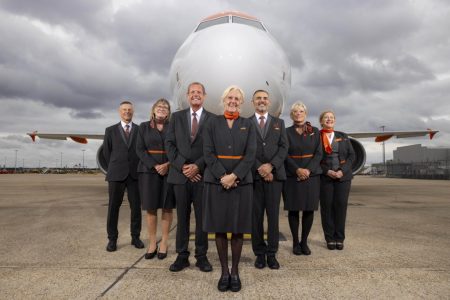 easyJet, cresce nelle sedi italiane il numero di assistenti di volo over 50