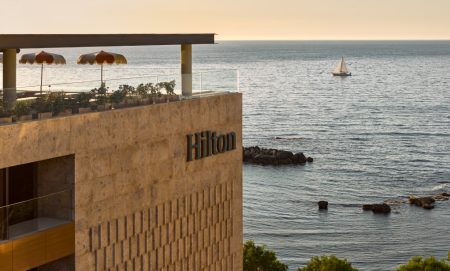 Gruppo Hilton: tre nuove strutture fra Creta, Islanda e Costa Azzurra