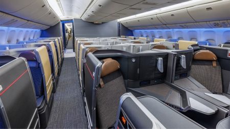 American Airlines incrementa il numero dei posti premium sui B777