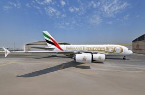 Emirates stipula un nuovo accordo di code share con airBaltic