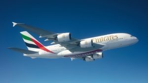 Emirates riduce le perdite del semestre, che ha portato nuovi aiuti statali per 681 milioni di dollari