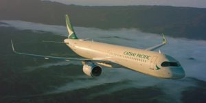 Cathay Pacific stima perdite ridotte nel primo semestre, ma ancora “significative”