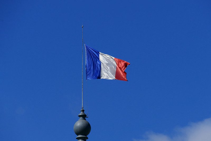 La Francia vuole abolire gli scioperi durante l’alta stagione