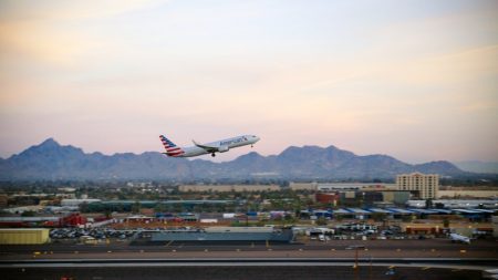 American Airlines: estate da record con 750.000 voli e 75 mln di passeggeri