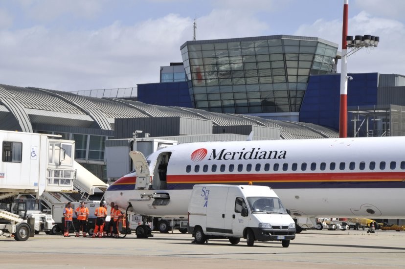 Meridiana lascia Cagliari per l’inverno. I sindacati non ci stanno