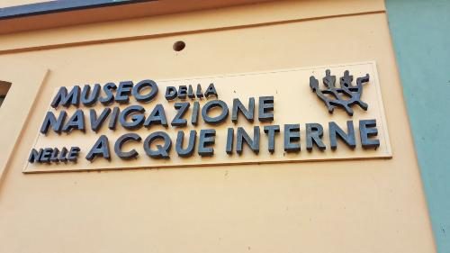 Precisazione del Museo della Navigazione nelle Acque interne di Capodimonte: le sale sono 4 e si paga il biglietto