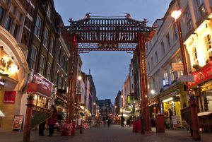 Cina, l’esenzione dal visto spinge al rialzo gli arrivi stranieri: oltre 150 milioni nel 2025