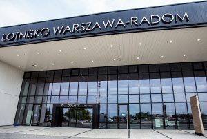 Lot decolla dal Radom Airport di Varsavia: voli anche per Roma, dal 2023