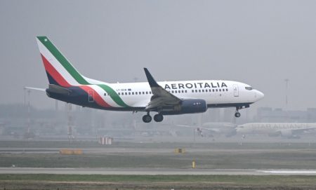 Aeroitalia alza il sipario sulla nuova livrea. Il nome resta immutato