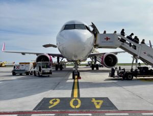 Aeroporto di Genova: traffico passeggeri a +18%, grazie anche ai charter crocieristici