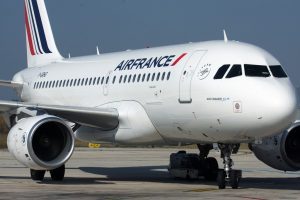 Air France torna a collegare Bari a Parigi e aggiunge il volo per Orly