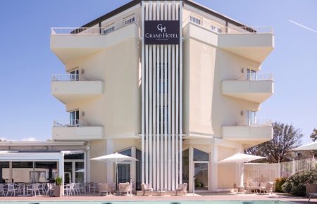 Blu Hotels chiude un bilancio in crescita. Prosegue il restyling delle strutture