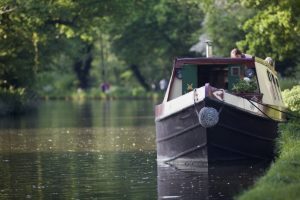 Una primavera al ritmo lento dei fiumi: le proposte Boataround per una vacanza in houseboat